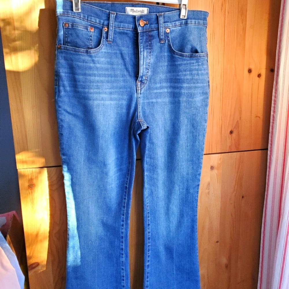 Madewell Cali Demi Boot Cut Jeans in size 29